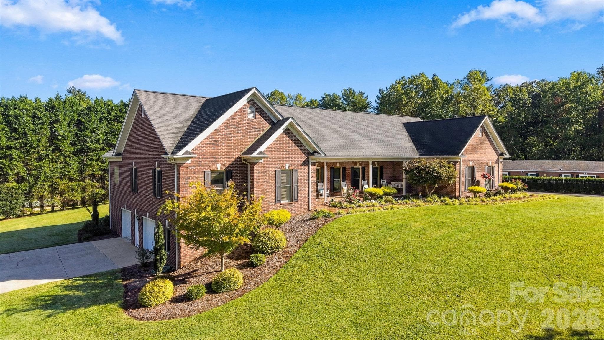3330 Shamrock Heights