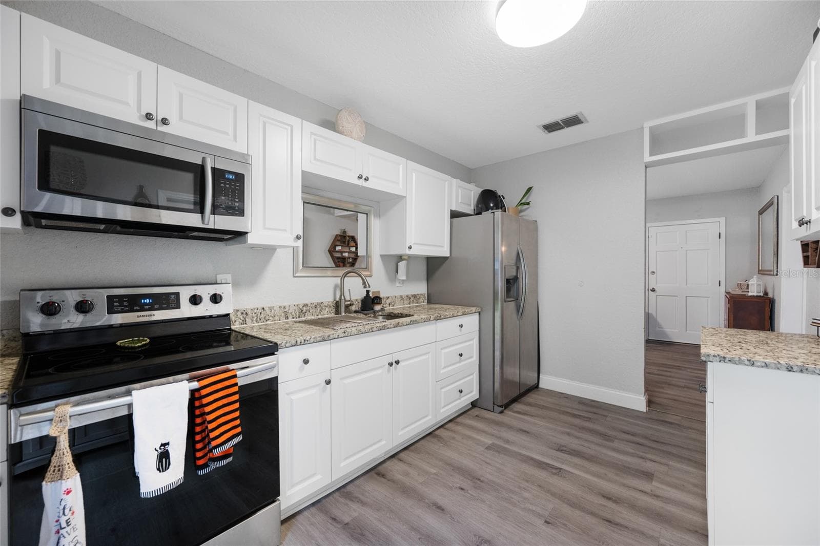 Single Family Residence at 1520 NORFOLK ST N, ST PETERSBURG, photo 9 of 24