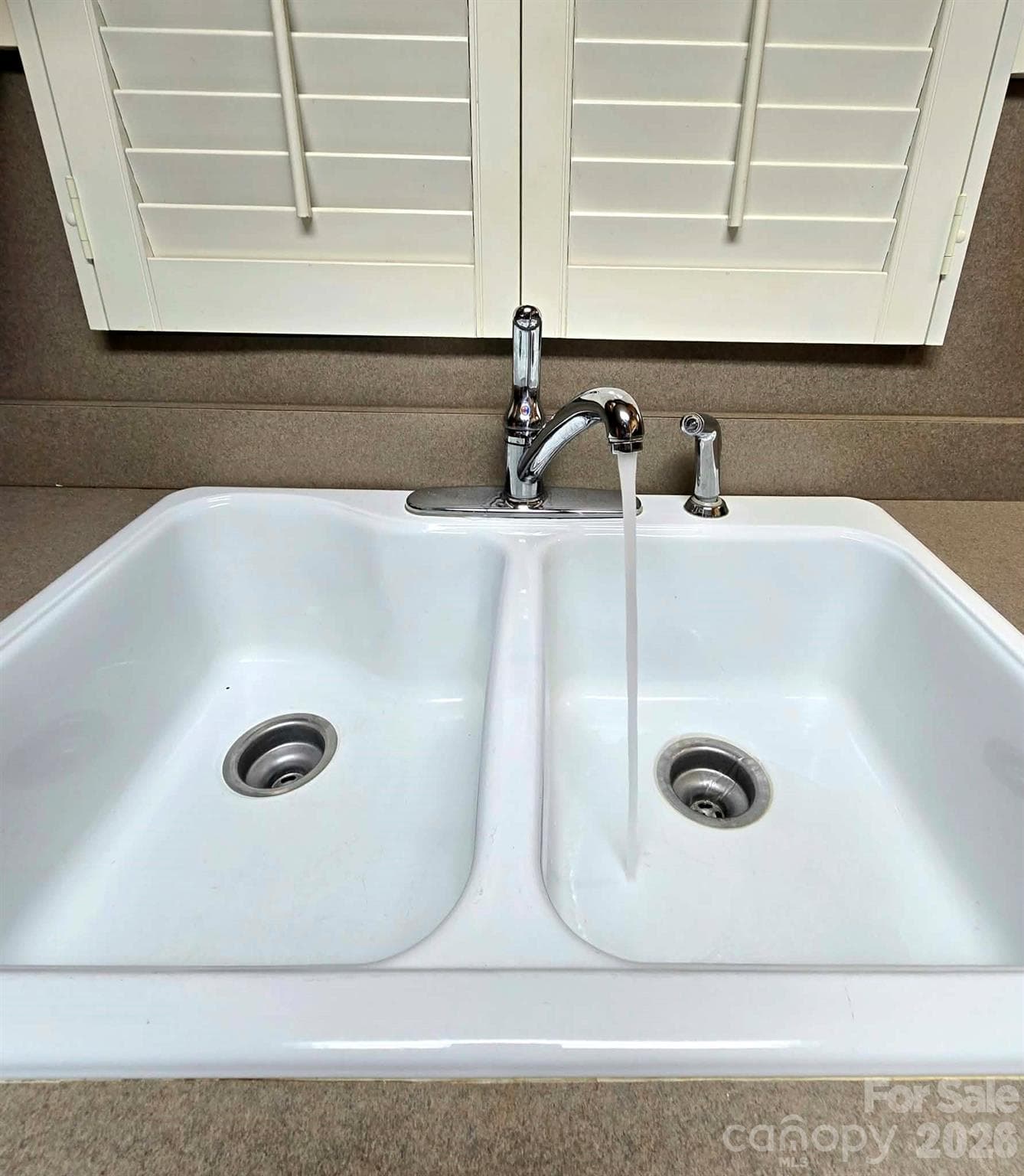 Double Basin Kitchen Sink - 4107 Windwood Drive, Gastonia