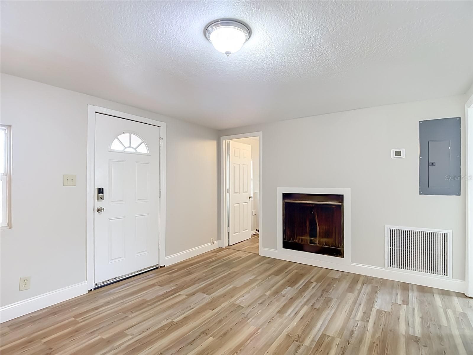 Single Family Residence at 8618 20TH ST, TAMPA, photo 10 of 51