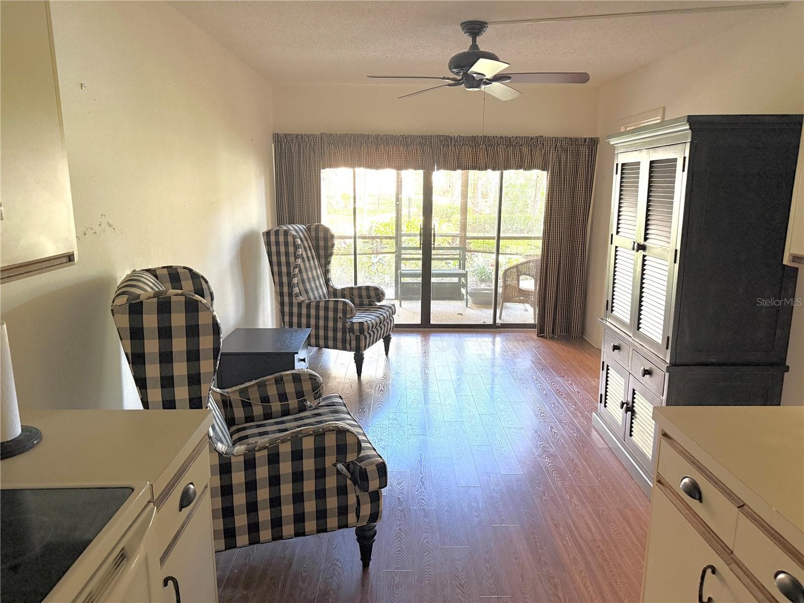 Family Room - 625 30TH AVE W #G109, BRADENTON