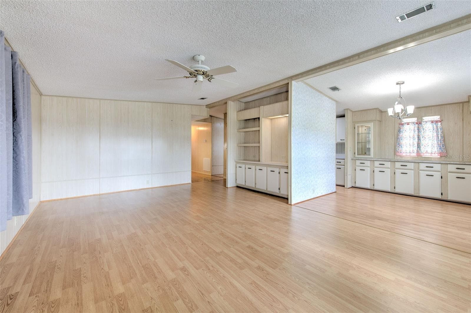 Manufactured Home at 35207 MAKENZIE ST, ZEPHYRHILLS, photo 14 of 42