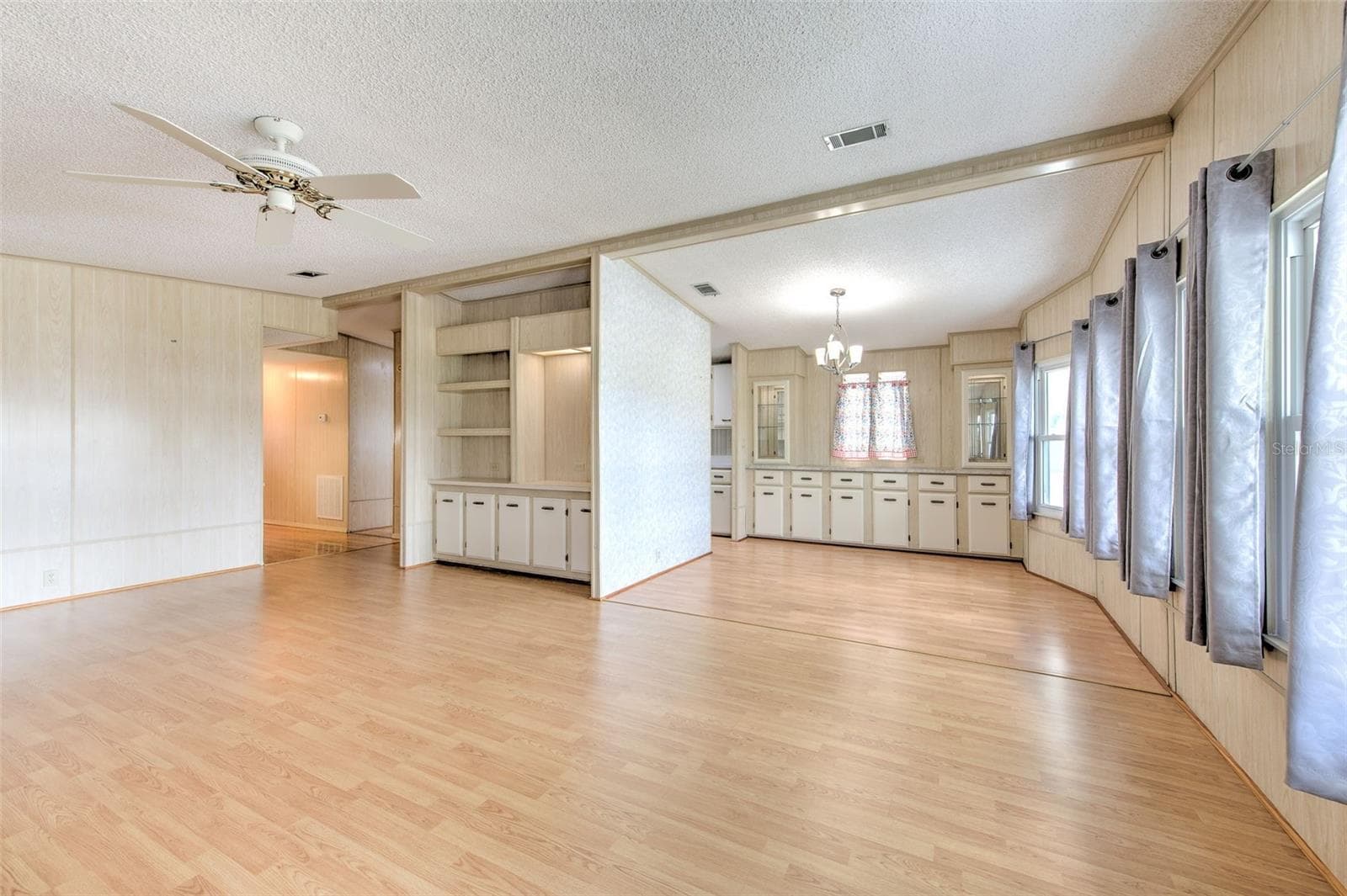 Manufactured Home at 35207 MAKENZIE ST, ZEPHYRHILLS, photo 15 of 42