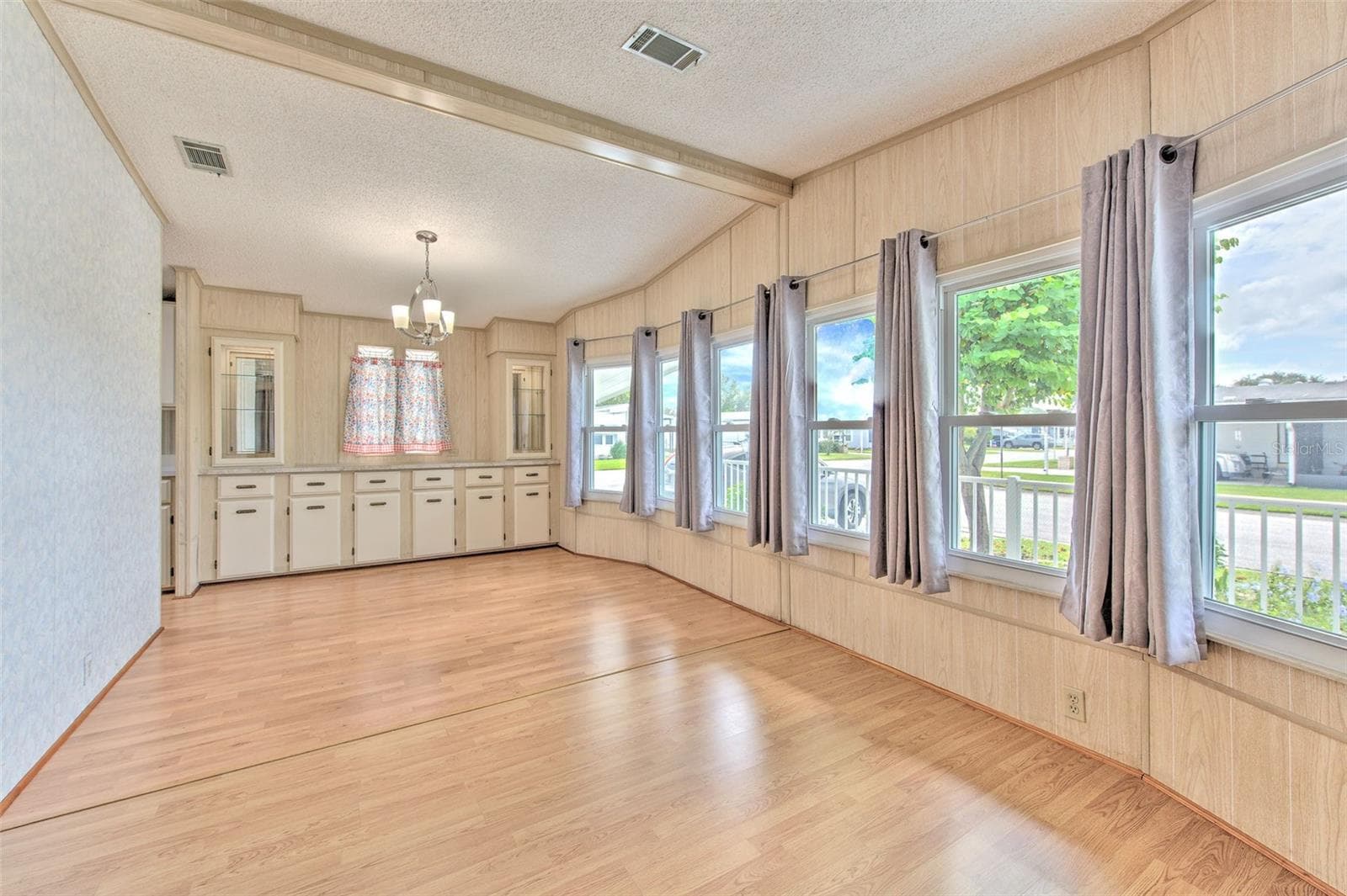 Manufactured Home at 35207 MAKENZIE ST, ZEPHYRHILLS, photo 16 of 42