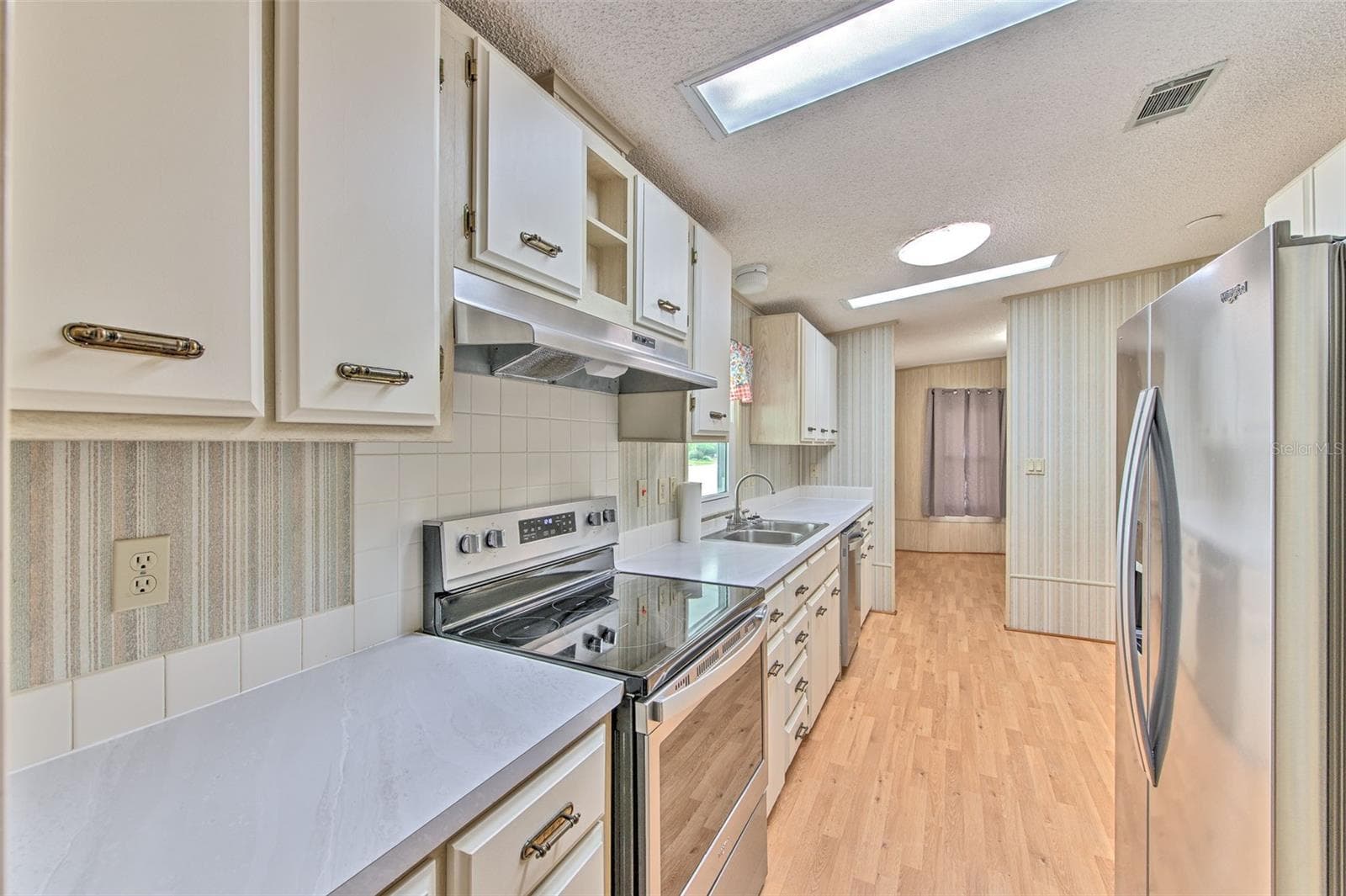 Manufactured Home at 35207 MAKENZIE ST, ZEPHYRHILLS, photo 19 of 42