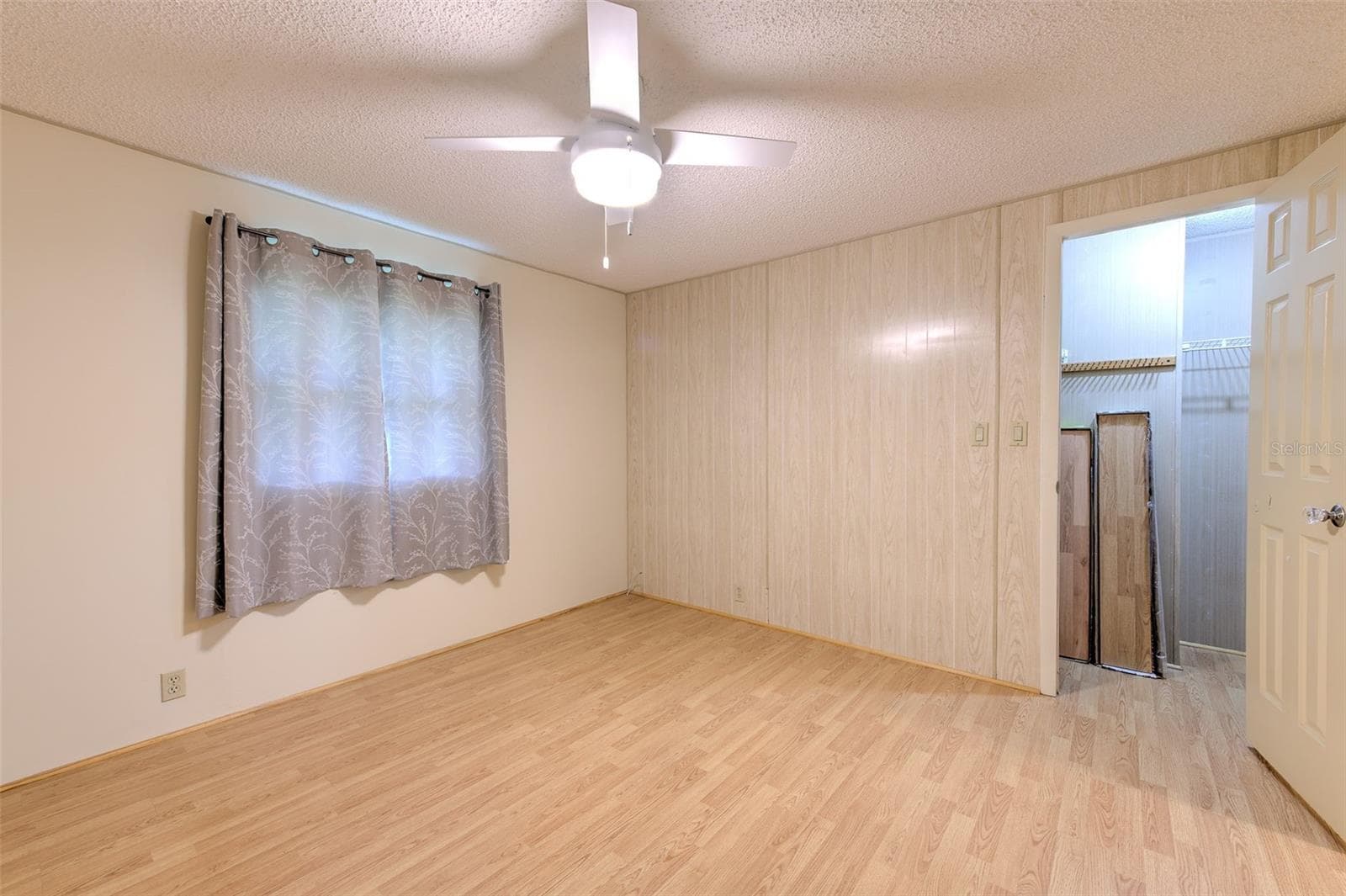 Manufactured Home at 35207 MAKENZIE ST, ZEPHYRHILLS, photo 25 of 42