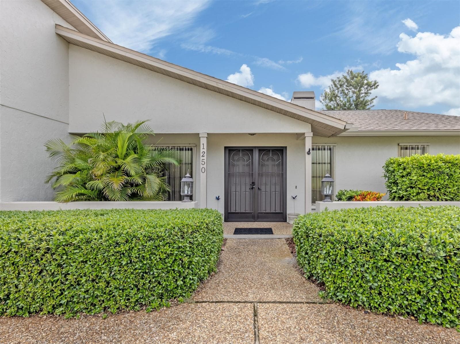 Single Family Residence at 1250 WATERSIDE LN, VENICE, photo 2 of 32
