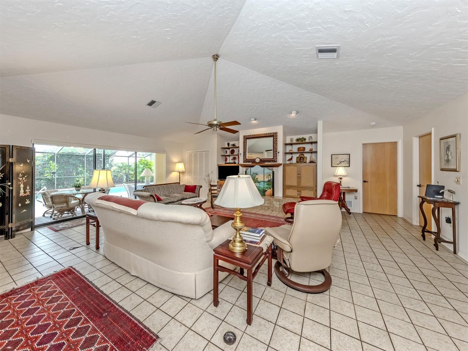 Single Family Residence at 1250 WATERSIDE LN, VENICE, photo 5 of 32