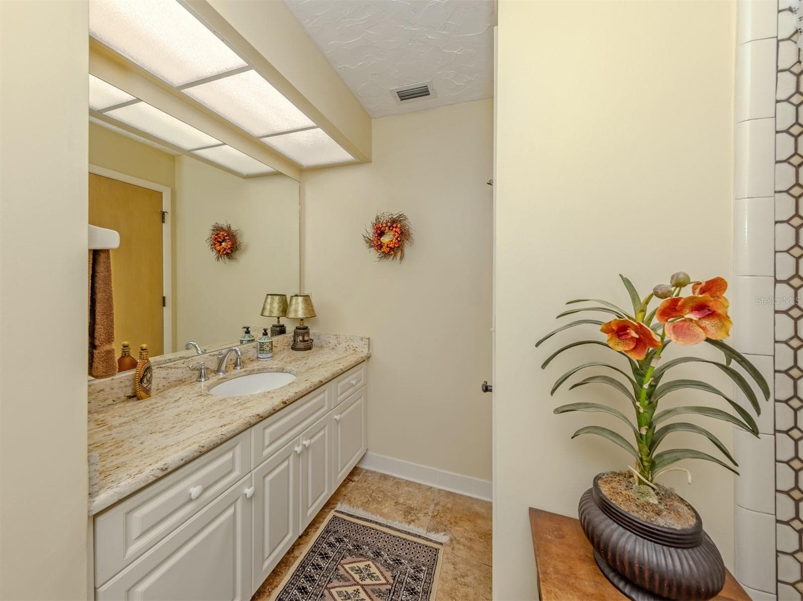 Single Family Residence at 1250 WATERSIDE LN, VENICE, photo 21 of 32