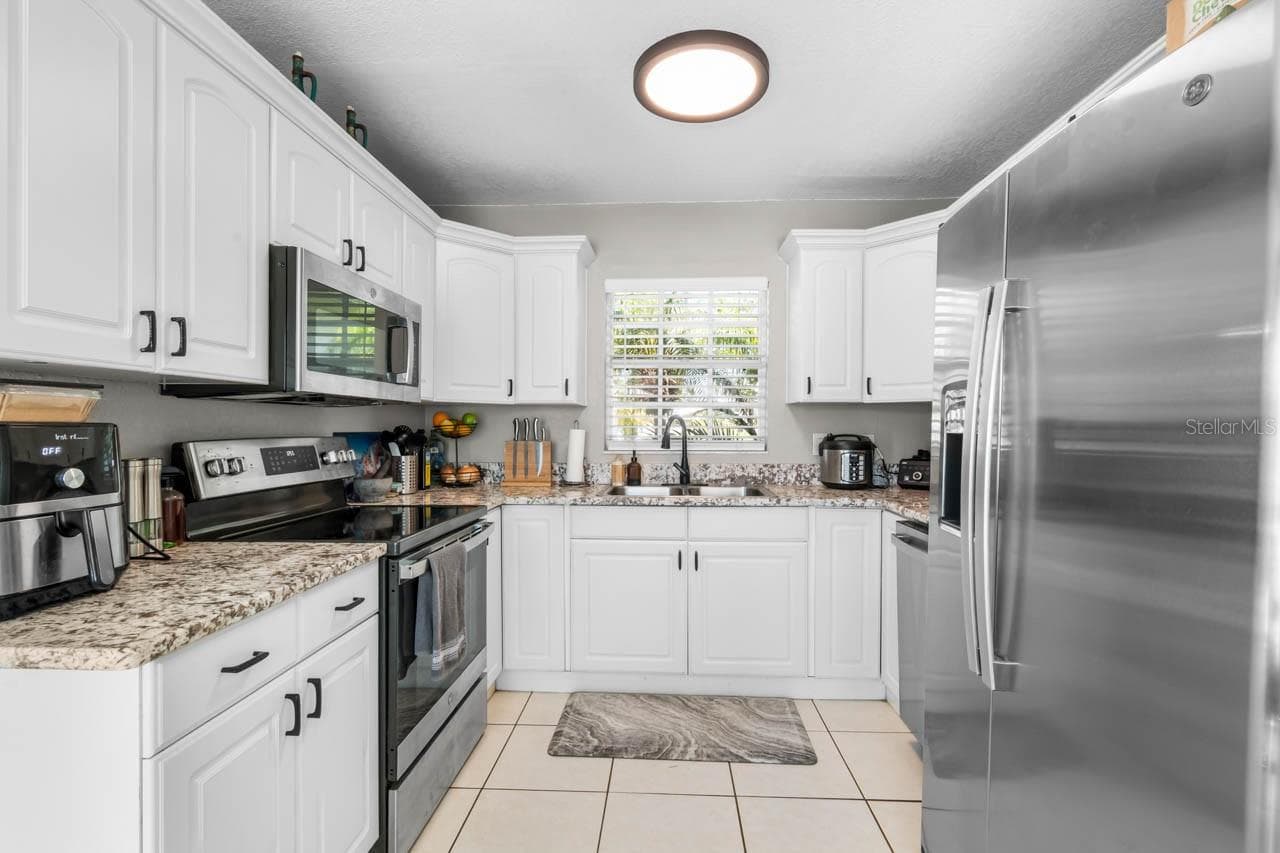 Single Family Residence at 500 FLORIDA CIR S, APOLLO BEACH, photo 14 of 52