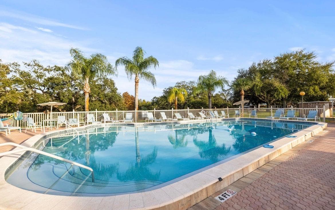 Villa at 1286 MISSION HILLS BLVD, CLEARWATER, photo 18 of 23
