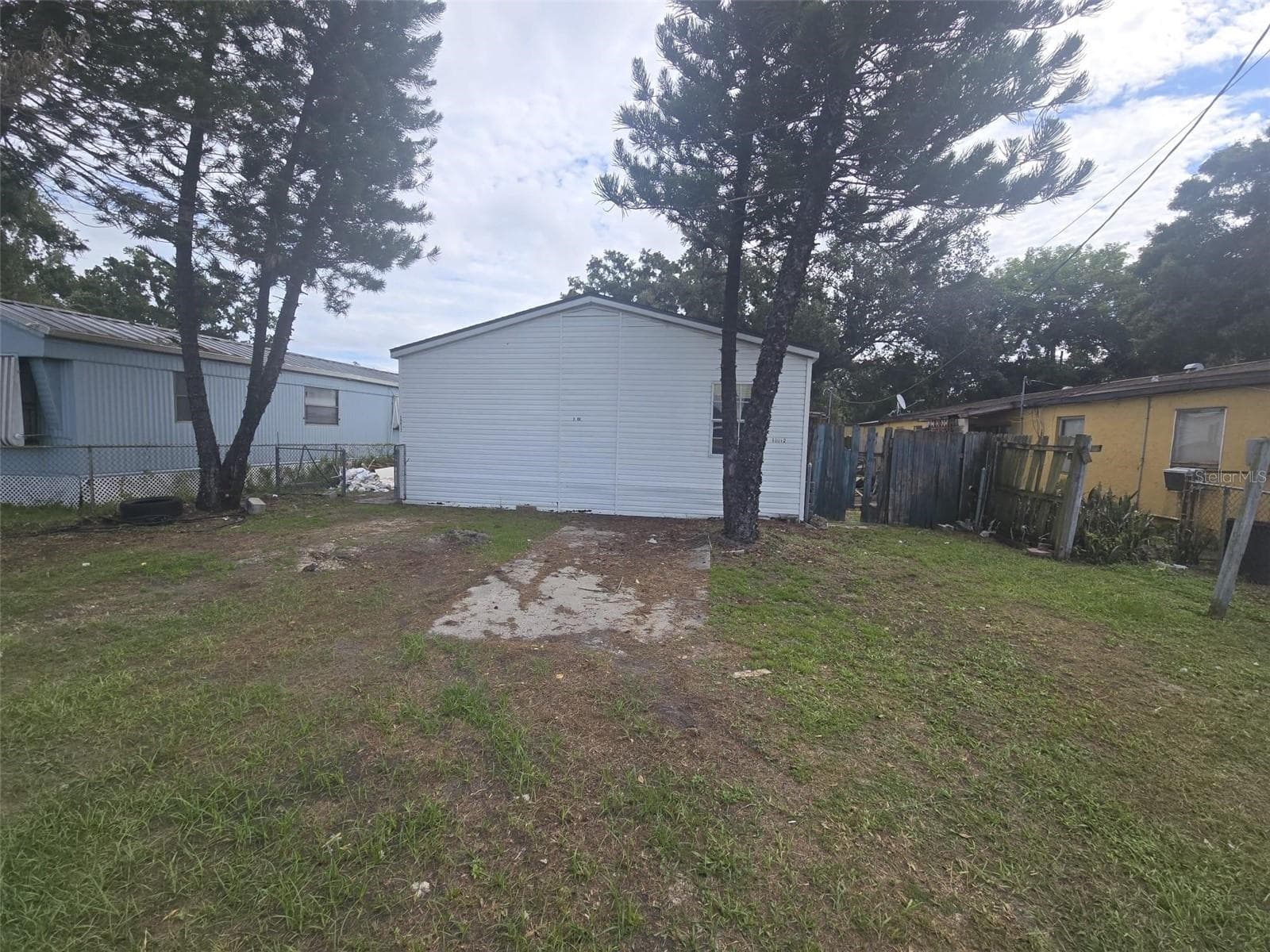Manufactured Home at 10012 INDIANA ST, GIBSONTON, photo 4 of 15