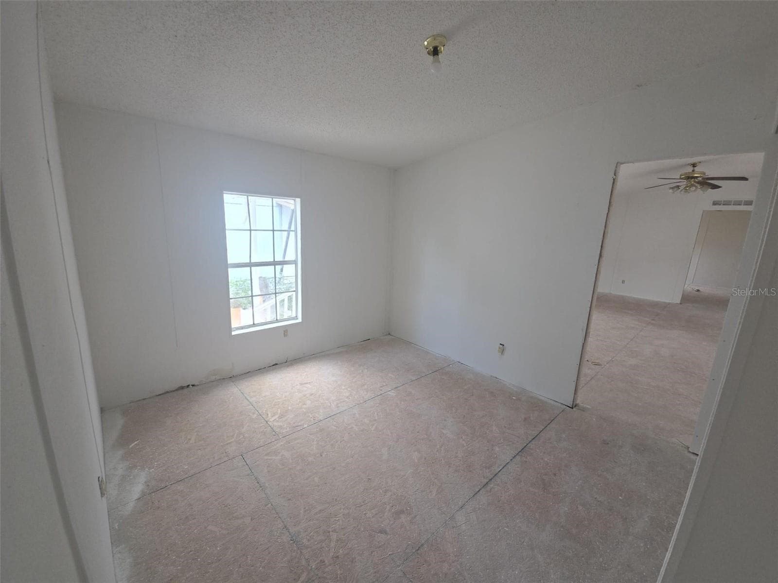 Manufactured Home at 10012 INDIANA ST, GIBSONTON, photo 7 of 15