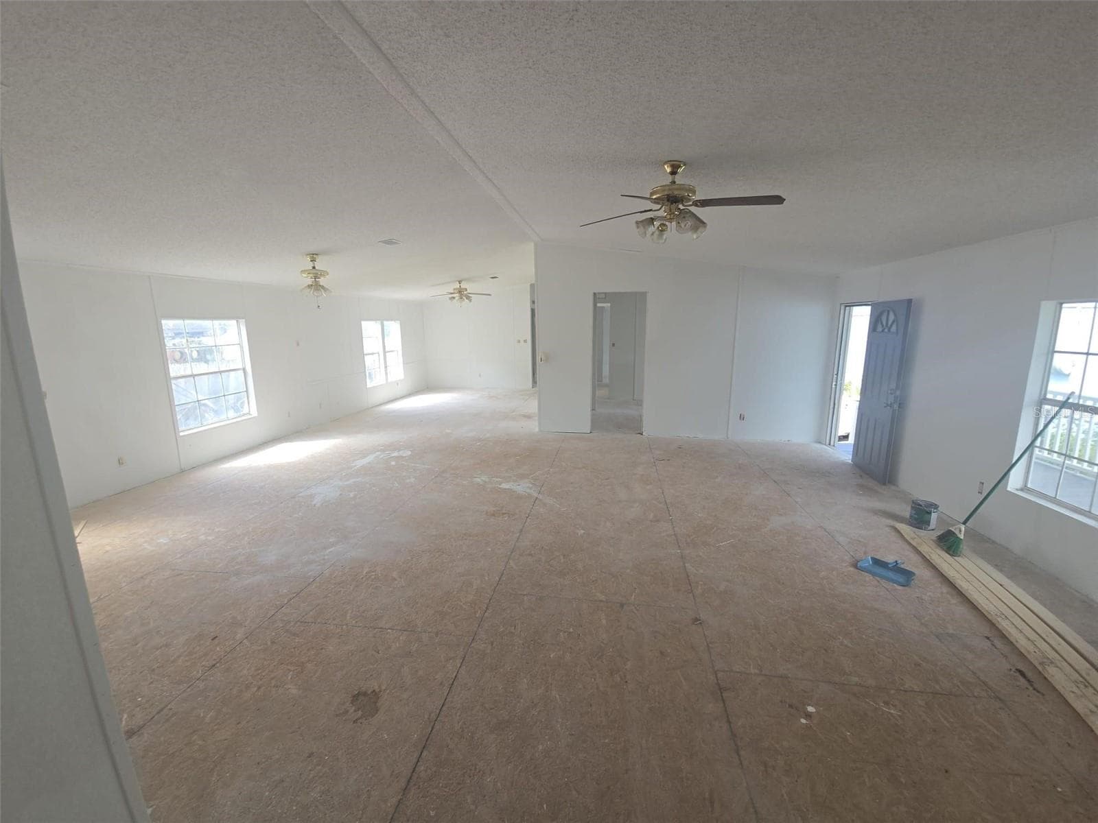 Manufactured Home at 10012 INDIANA ST, GIBSONTON, photo 11 of 15
