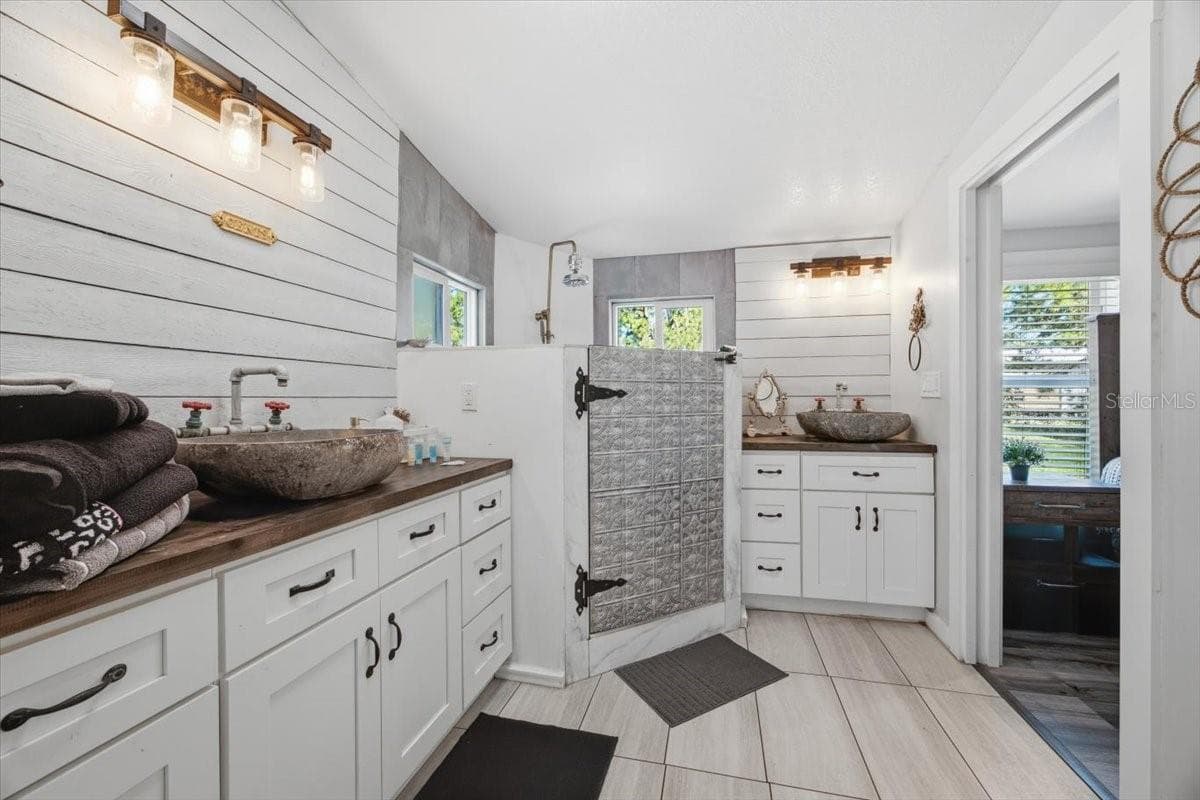 Manufactured Home at 107 DEER RUN DR, DAVENPORT, photo 10 of 35
