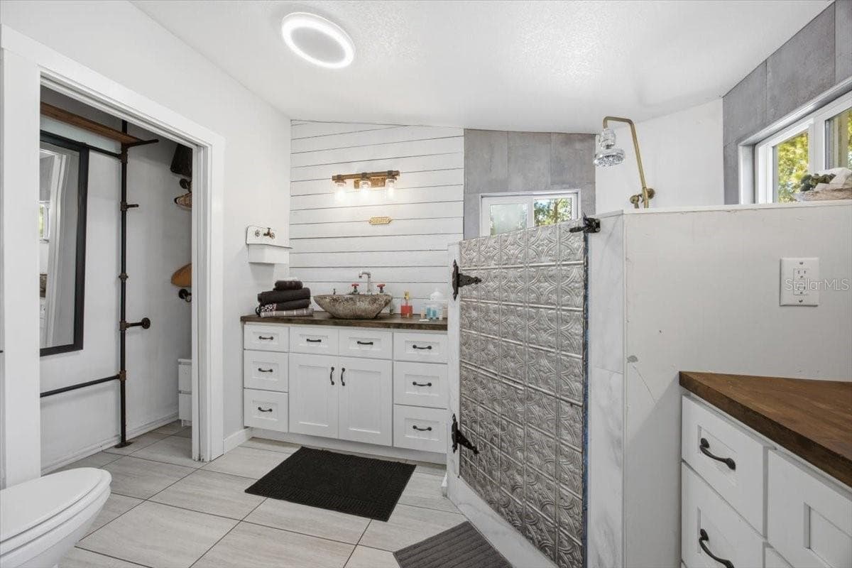 Manufactured Home at 107 DEER RUN DR, DAVENPORT, photo 11 of 35