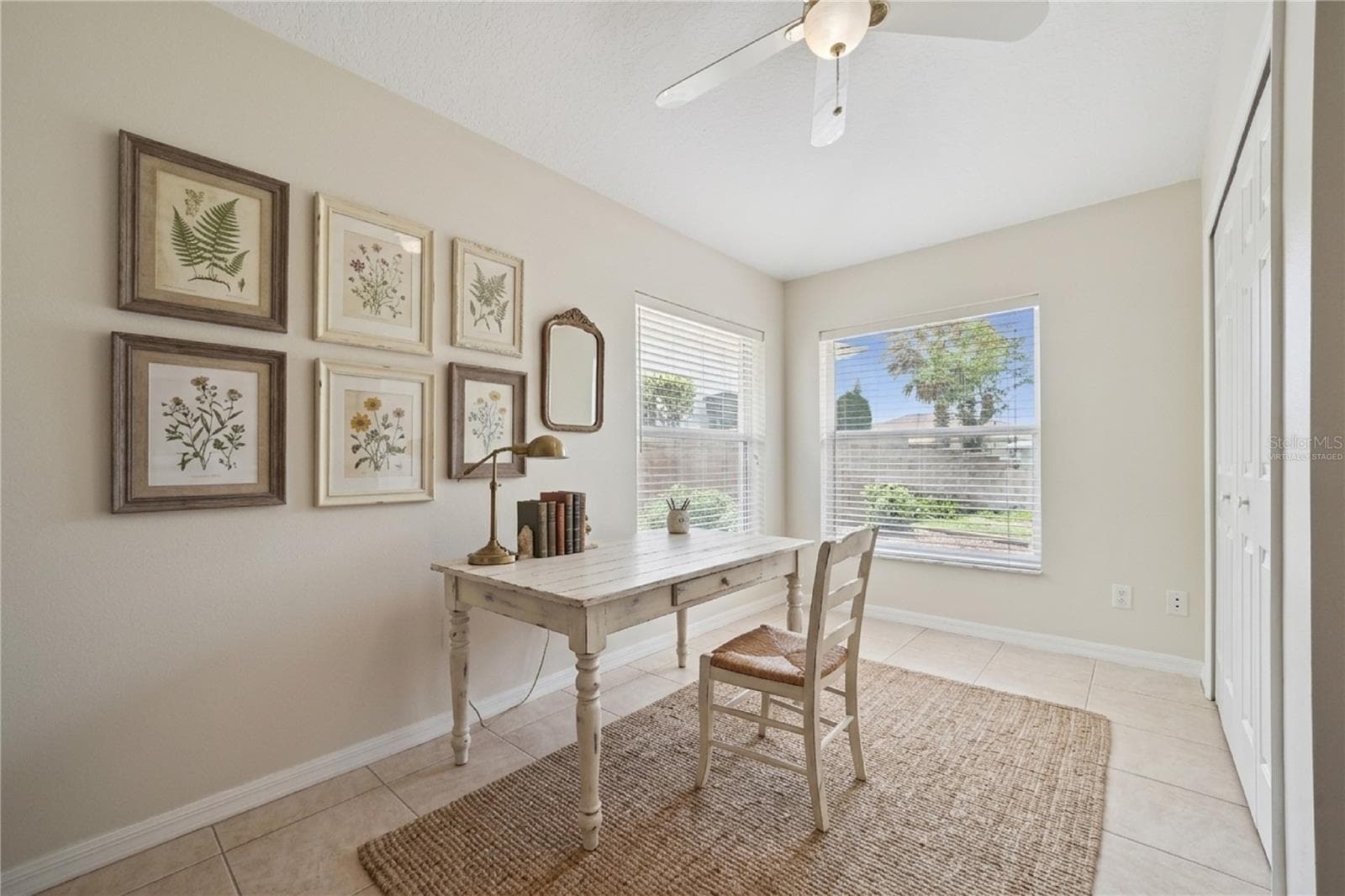Virtually Staged Office - 21101 BRAVEHEART DR, LEESBURG