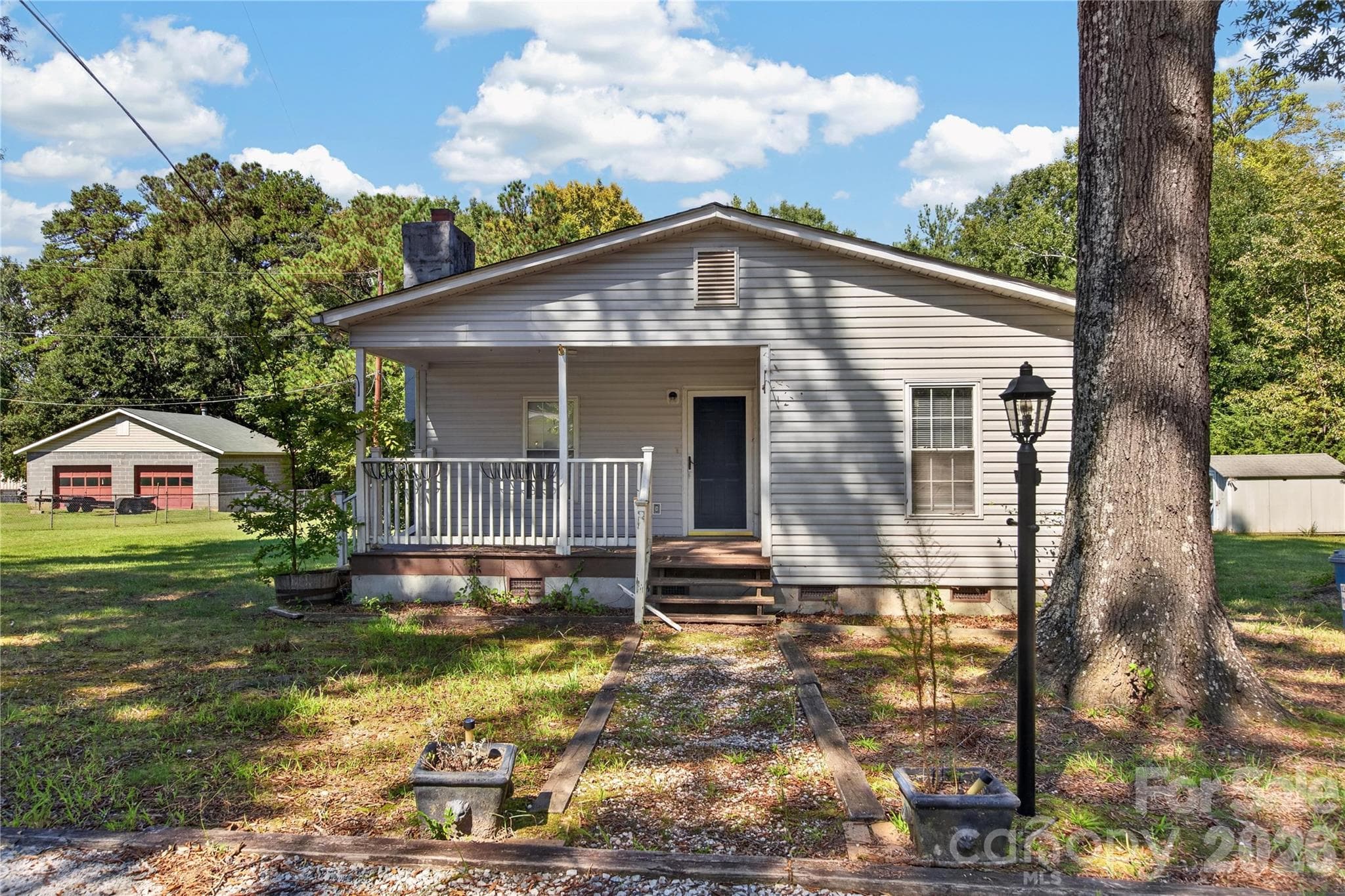 7572 Charlotte Highway