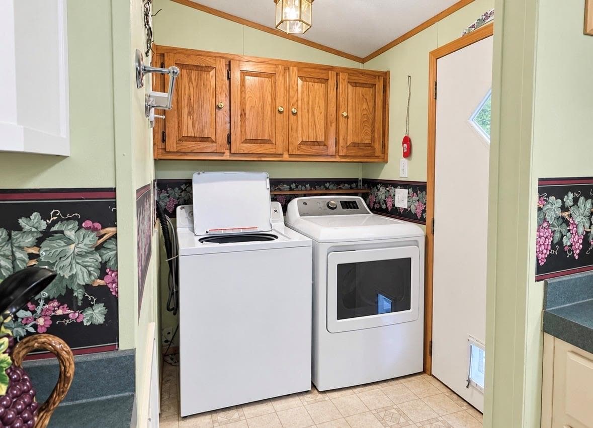 Manufactured Home at 8335 MITCHALL DR, LAKELAND, photo 10 of 25