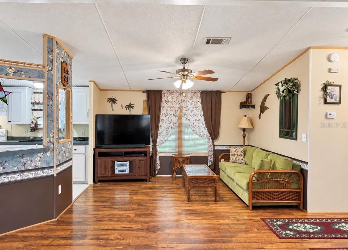 Manufactured Home at 8335 MITCHALL DR, LAKELAND, photo 12 of 25