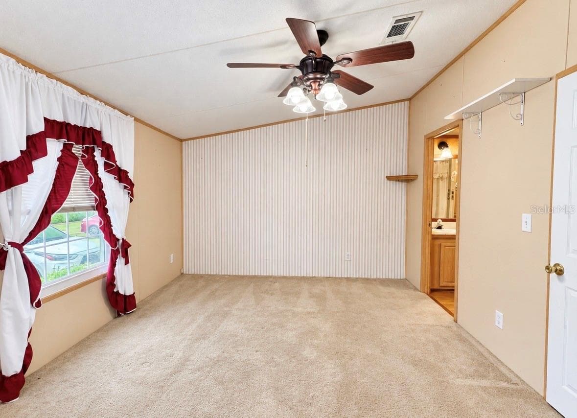 Manufactured Home at 8335 MITCHALL DR, LAKELAND, photo 17 of 25