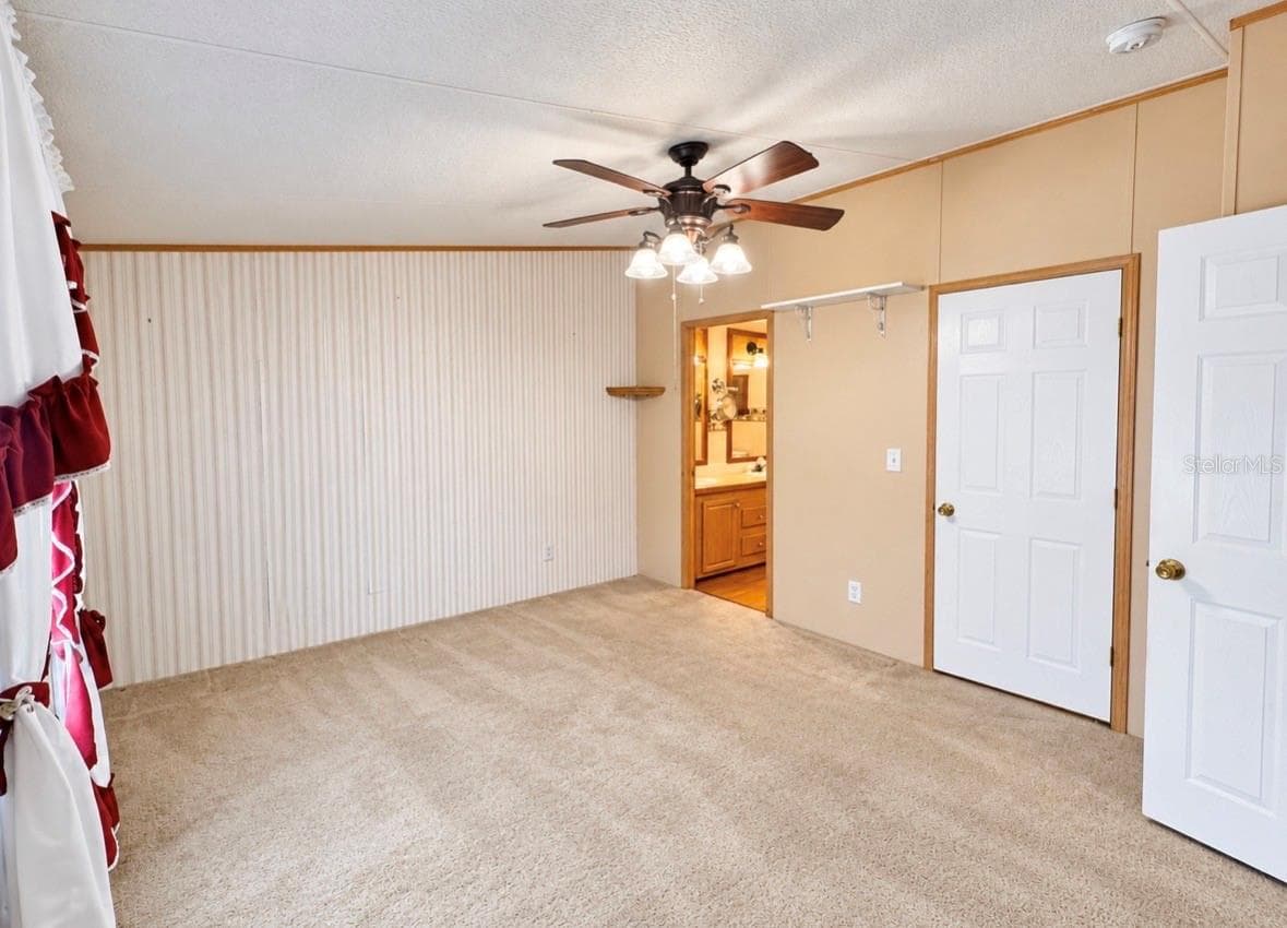 Manufactured Home at 8335 MITCHALL DR, LAKELAND, photo 18 of 25