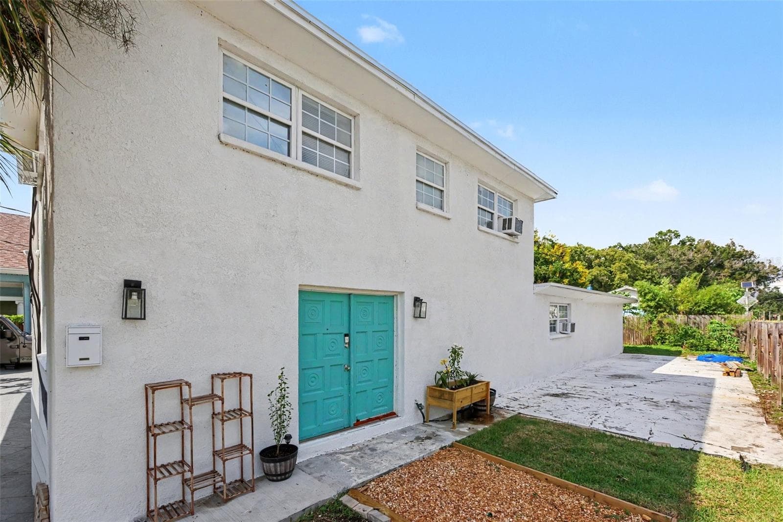 Single Family Residence at 301 W CHELSEA ST, TAMPA, photo 4 of 33