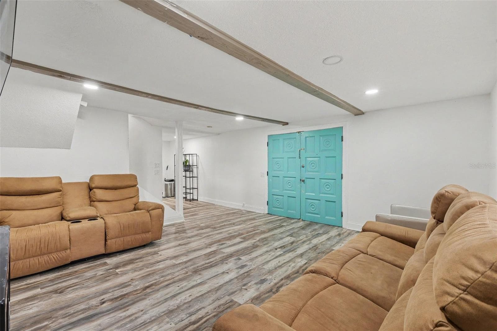 Single Family Residence at 301 W CHELSEA ST, TAMPA, photo 5 of 33