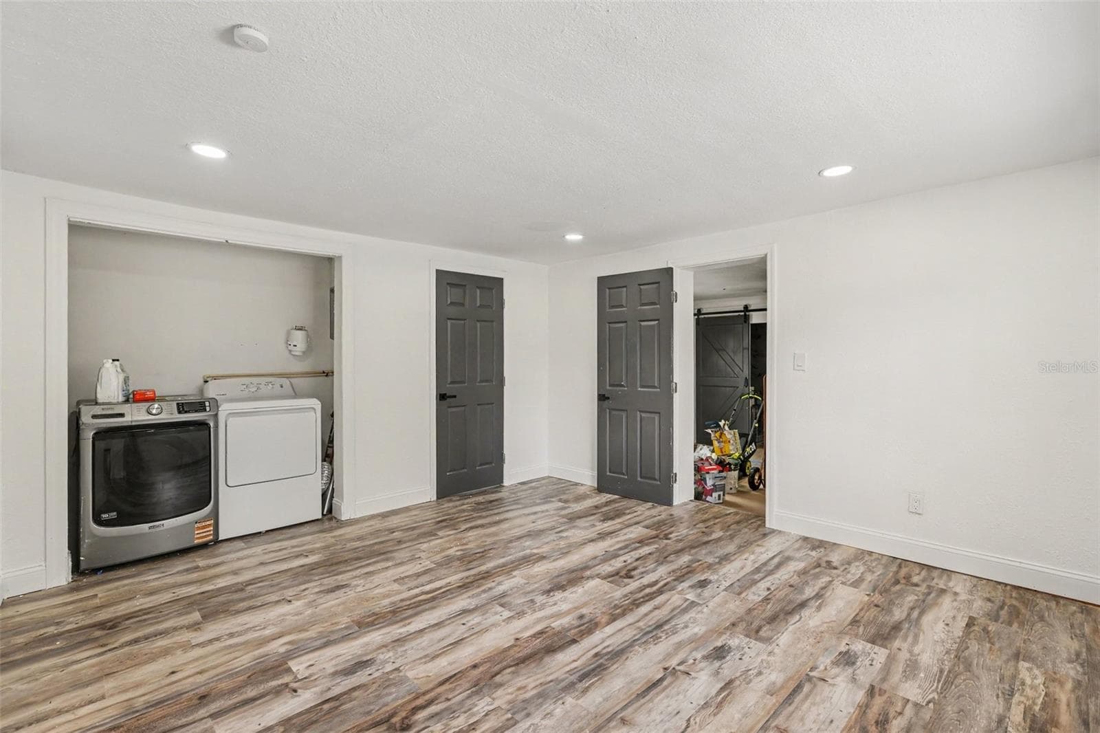 Single Family Residence at 301 W CHELSEA ST, TAMPA, photo 9 of 33