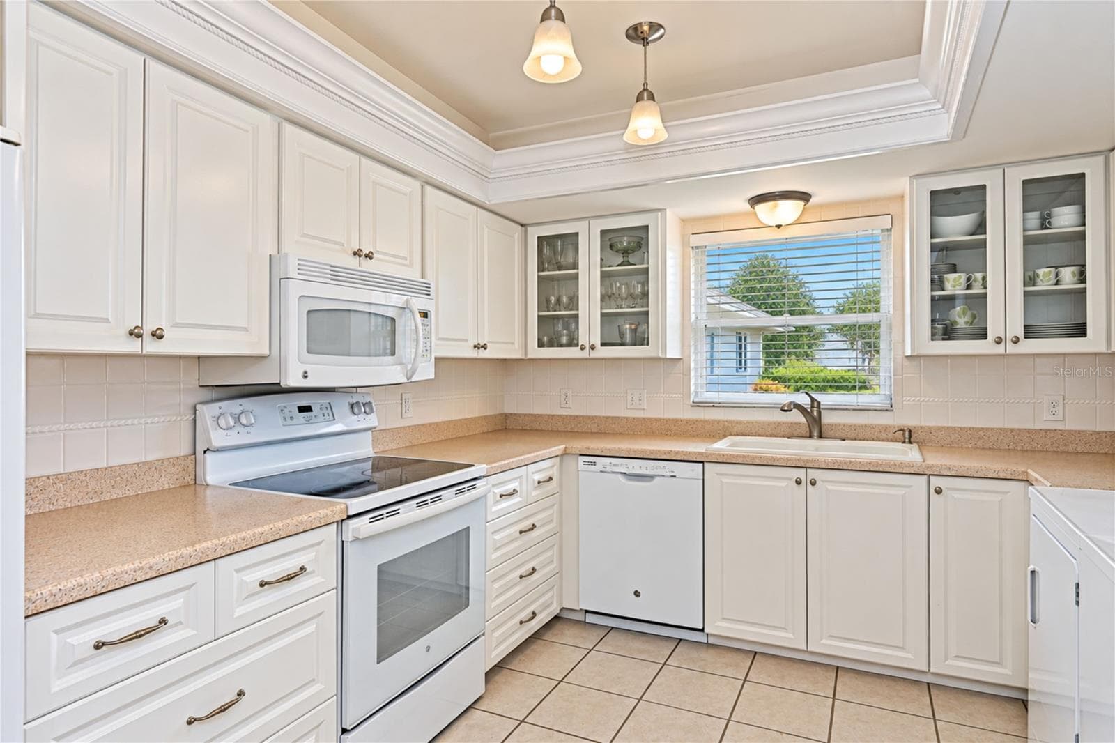 Condominium at 4605 LEXINGTON CIR, BRADENTON, photo 9 of 70