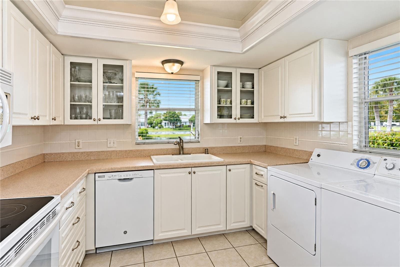 Condominium at 4605 LEXINGTON CIR, BRADENTON, photo 10 of 70