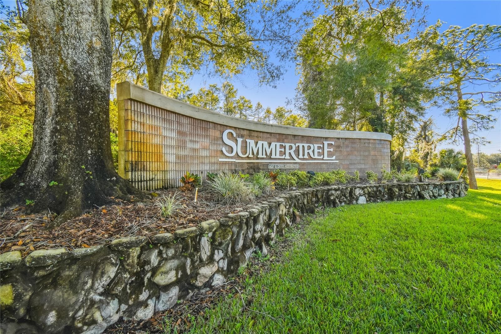 Single Family Residence at 11508 BLOOMINGTON CT, NEW PORT RICHEY, photo 4 of 90