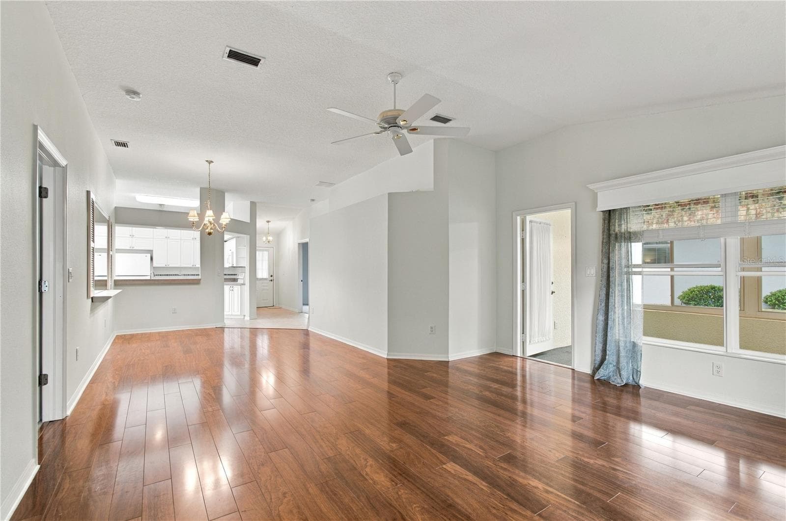 Single Family Residence at 11508 BLOOMINGTON CT, NEW PORT RICHEY, photo 11 of 90