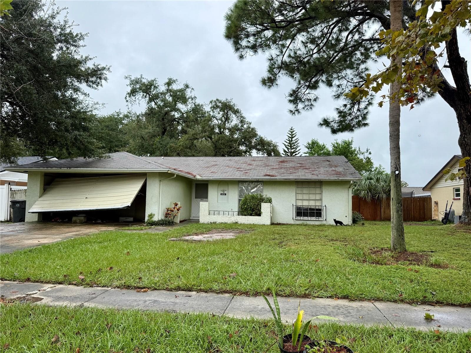 6810 EDEN LN