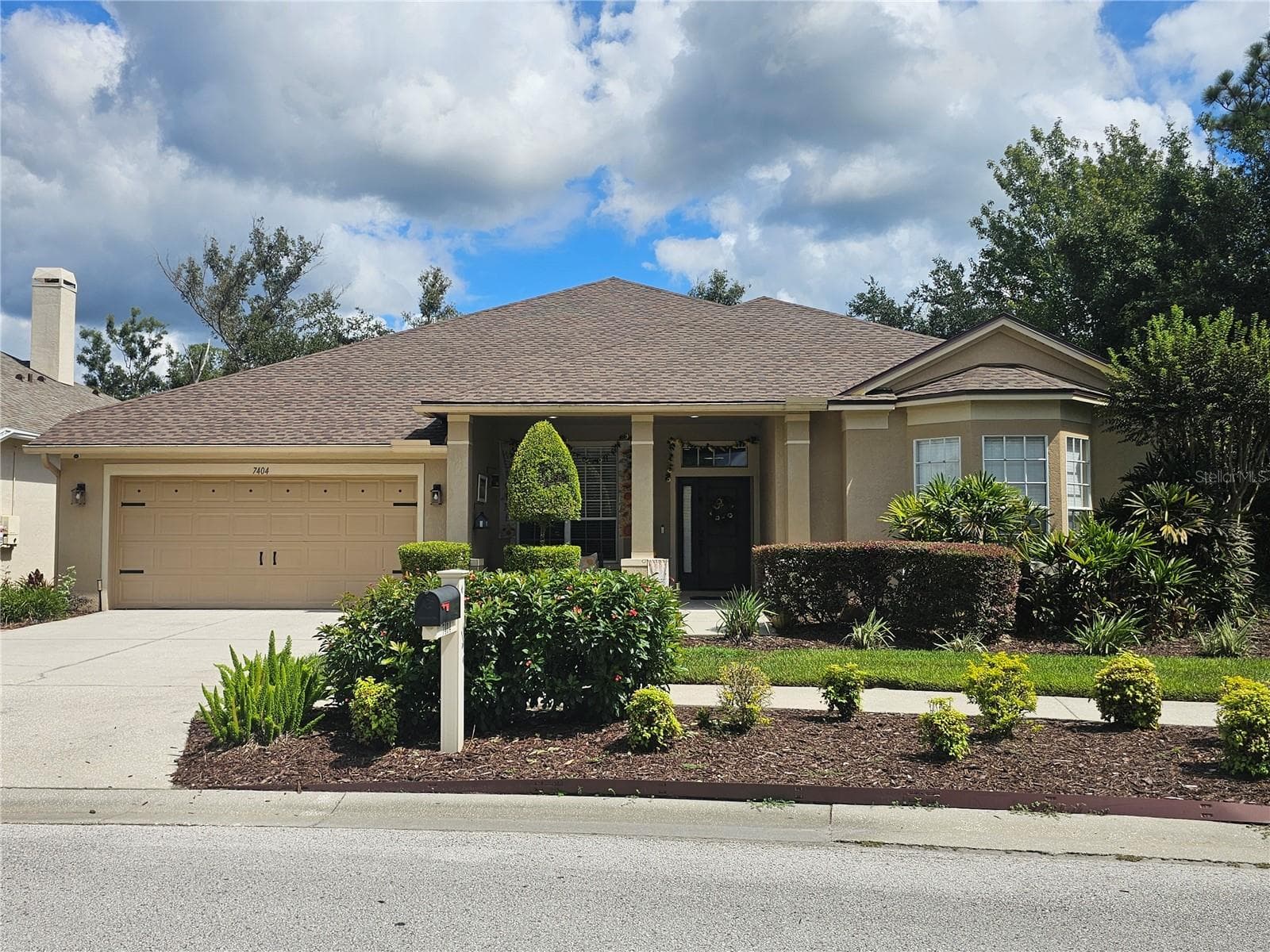7404 AMBLESIDE DR