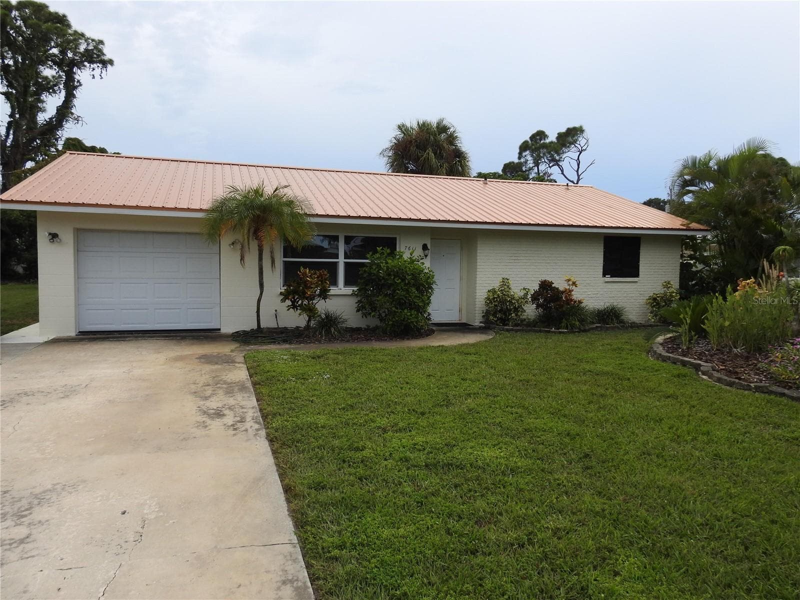 Single Family Residence at 7611 SENRAB DR, BRADENTON, photo 2 of 116