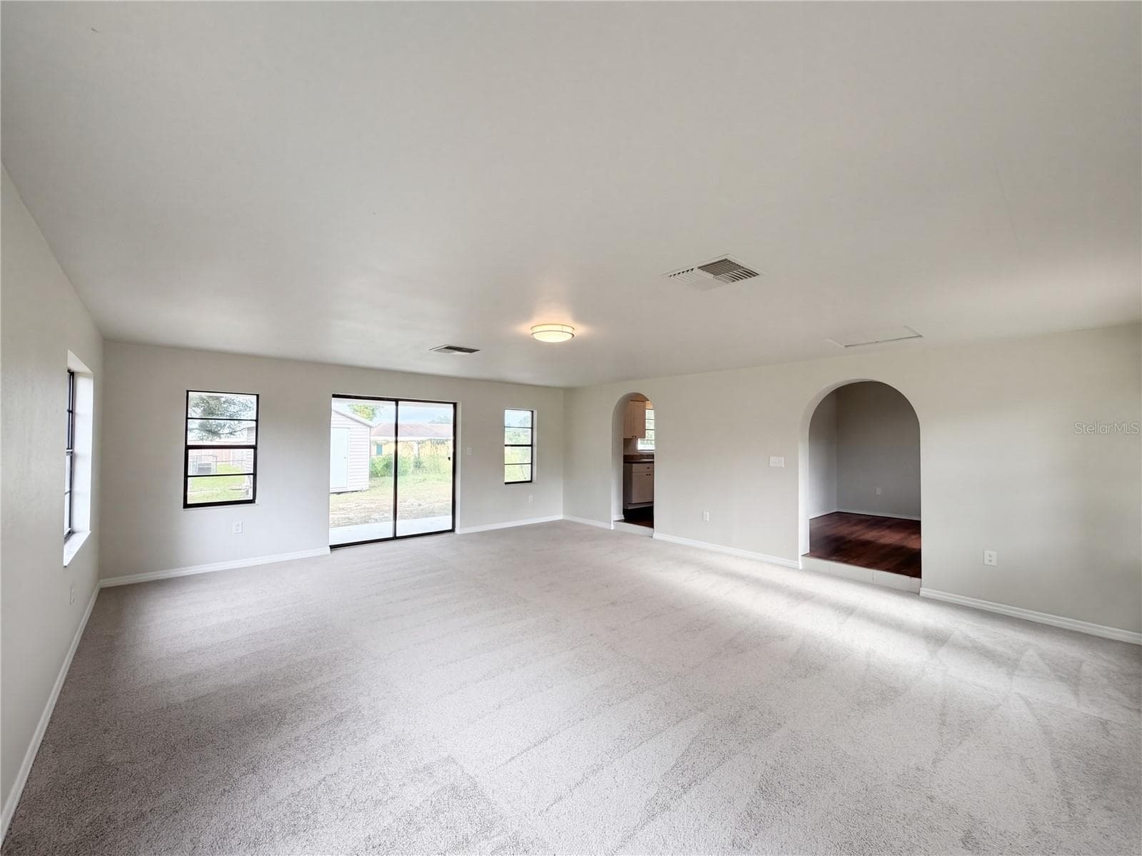 Single Family Residence at 2303 S SWAN CT NE, WINTER HAVEN, photo 4 of 22