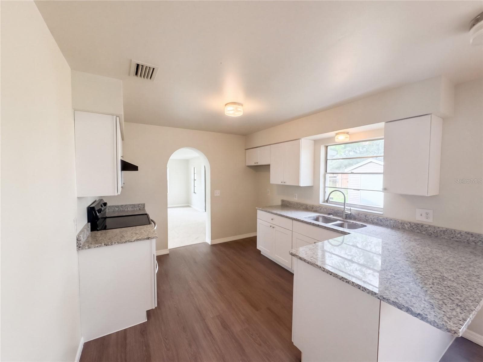 Single Family Residence at 2303 S SWAN CT NE, WINTER HAVEN, photo 6 of 22