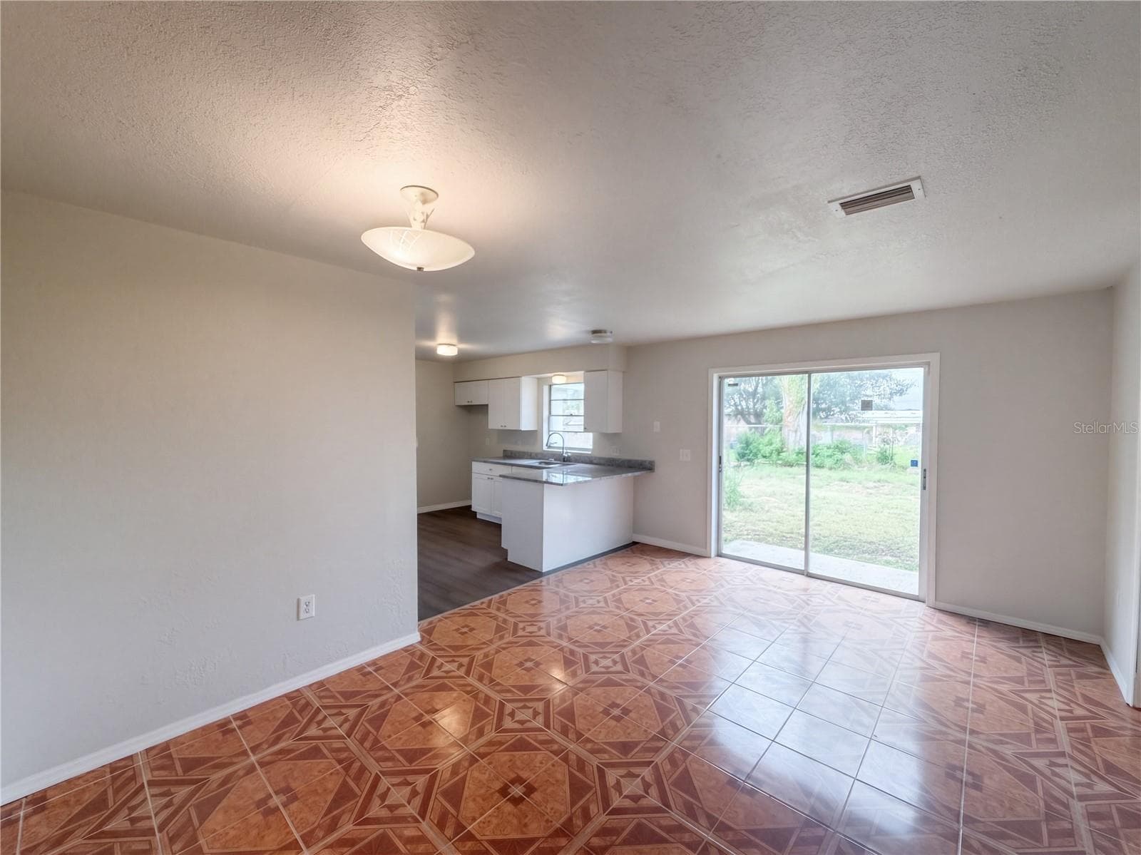 Single Family Residence at 2303 S SWAN CT NE, WINTER HAVEN, photo 8 of 22