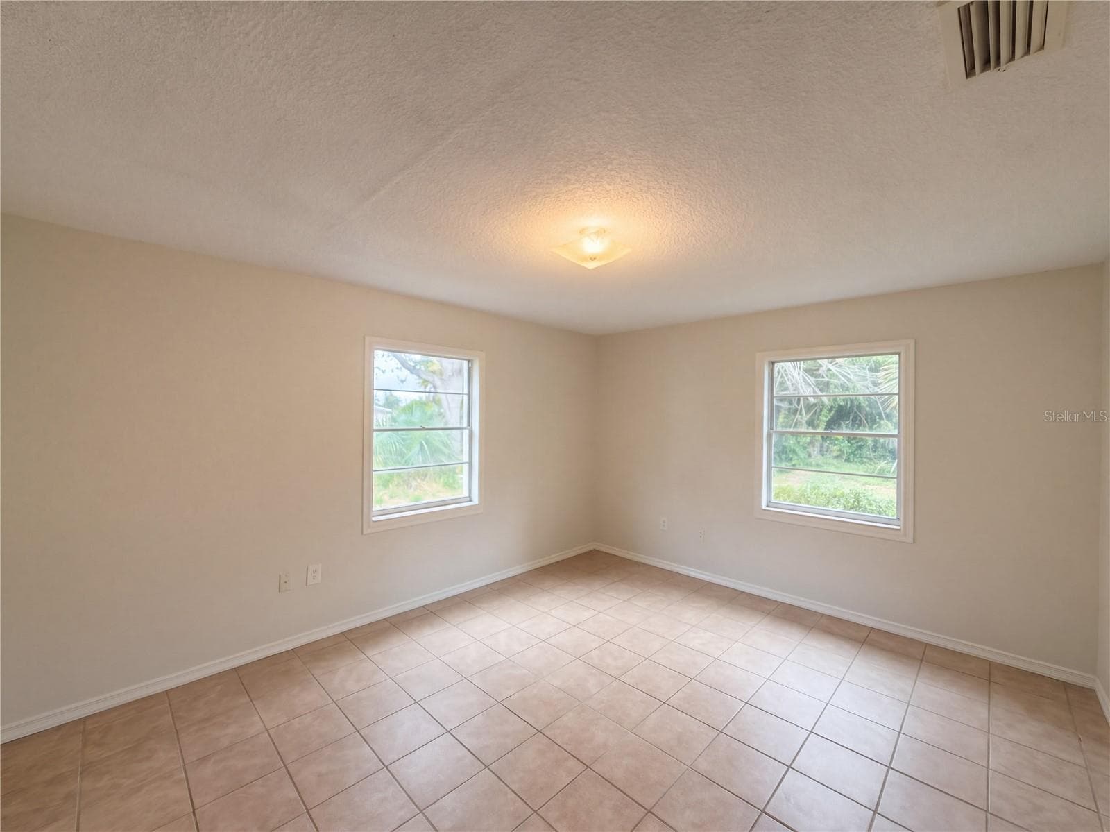 Single Family Residence at 2303 S SWAN CT NE, WINTER HAVEN, photo 11 of 22