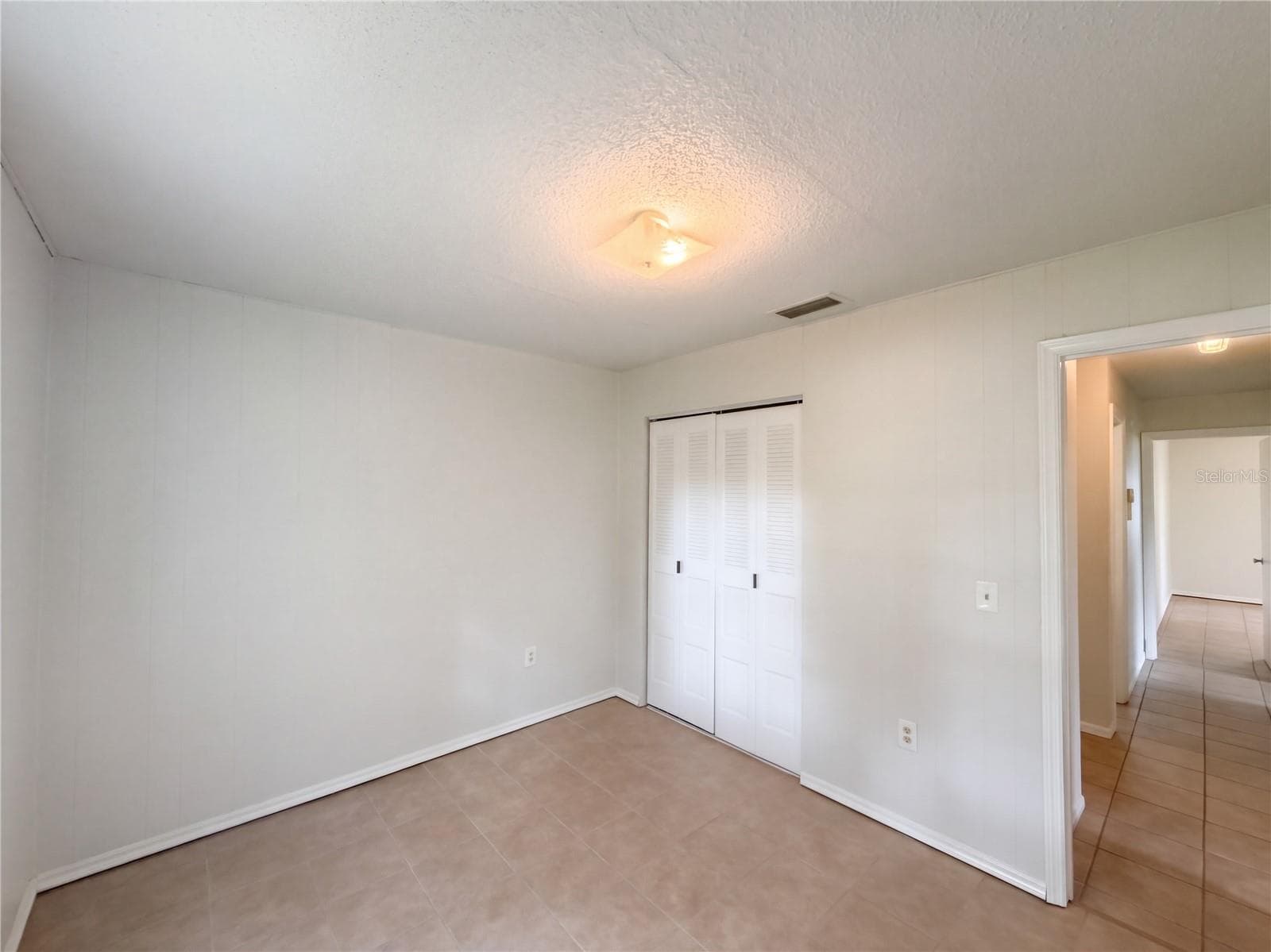 Single Family Residence at 2303 S SWAN CT NE, WINTER HAVEN, photo 19 of 22