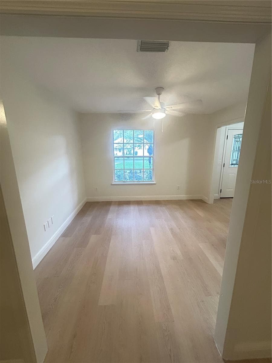 DINING AREA OFF KITCHEN - 1901 KNOLTON AVE, ORANGE CITY