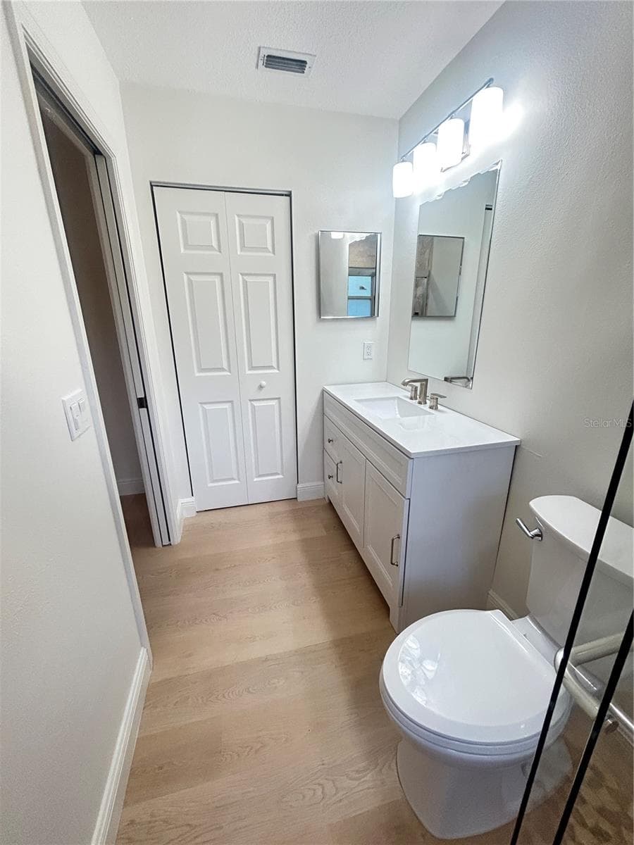 PRIMARY BATH - 1901 KNOLTON AVE, ORANGE CITY