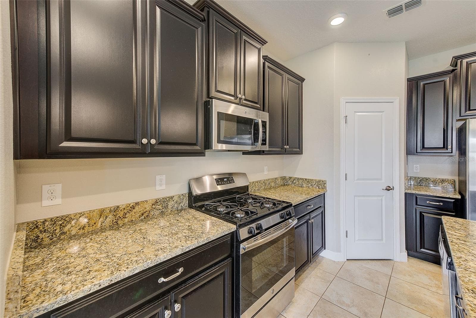 Single Family Residence at 8121 SEQUESTER LOOP, LAND O LAKES, photo 10 of 34