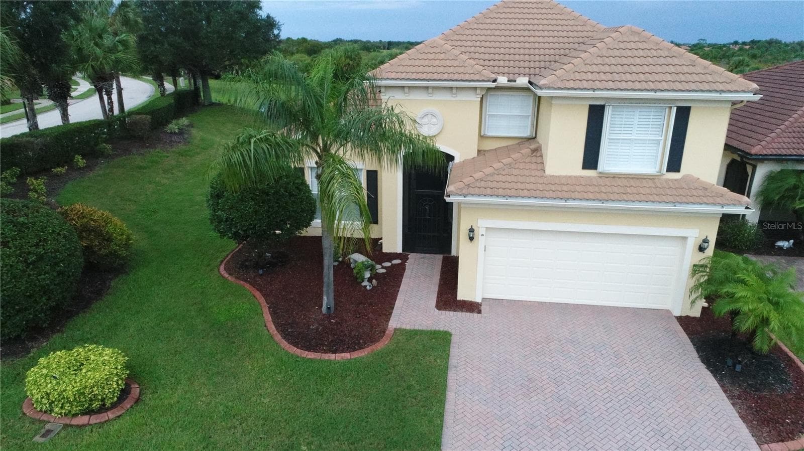 Single Family Residence at 23901 WAVERLY CIR, VENICE, photo 8 of 86