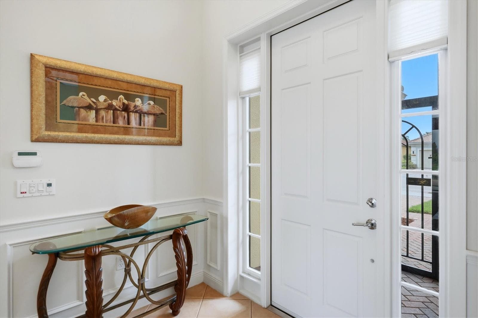 Single Family Residence at 23901 WAVERLY CIR, VENICE, photo 12 of 86