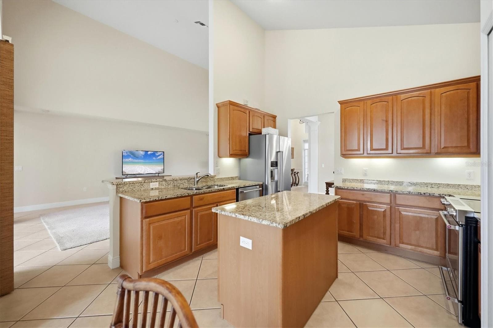 Single Family Residence at 23901 WAVERLY CIR, VENICE, photo 22 of 86