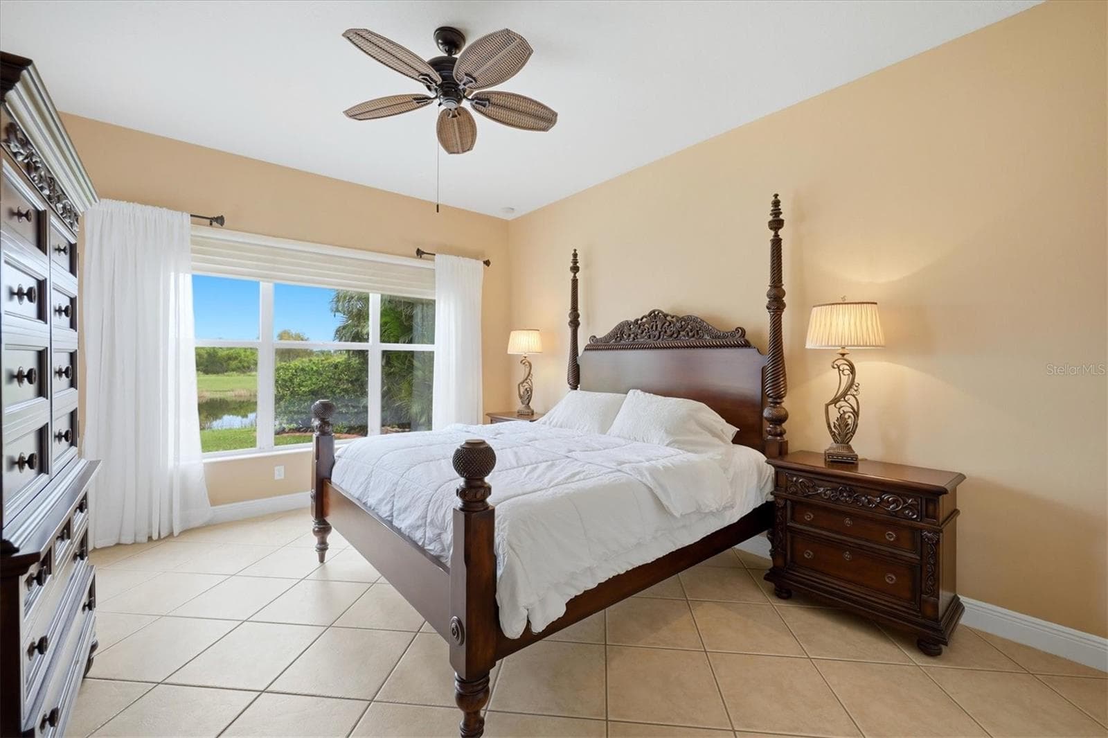 Single Family Residence at 23901 WAVERLY CIR, VENICE, photo 26 of 86