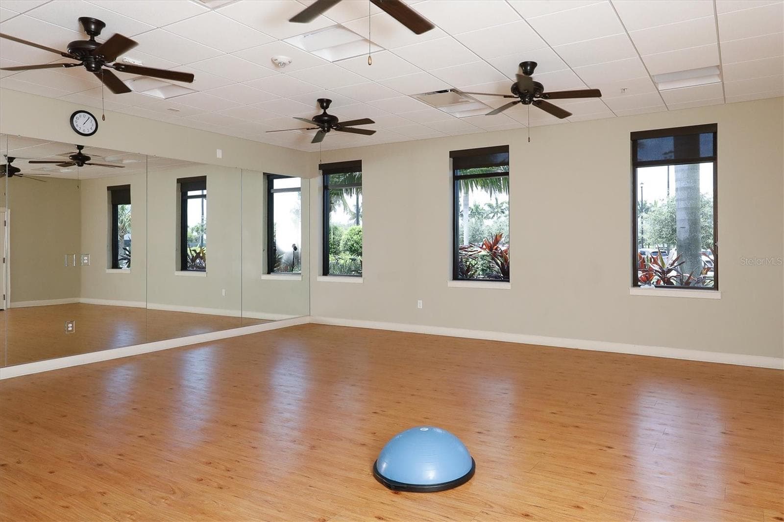 Single Family Residence at 23901 WAVERLY CIR, VENICE, photo 62 of 86