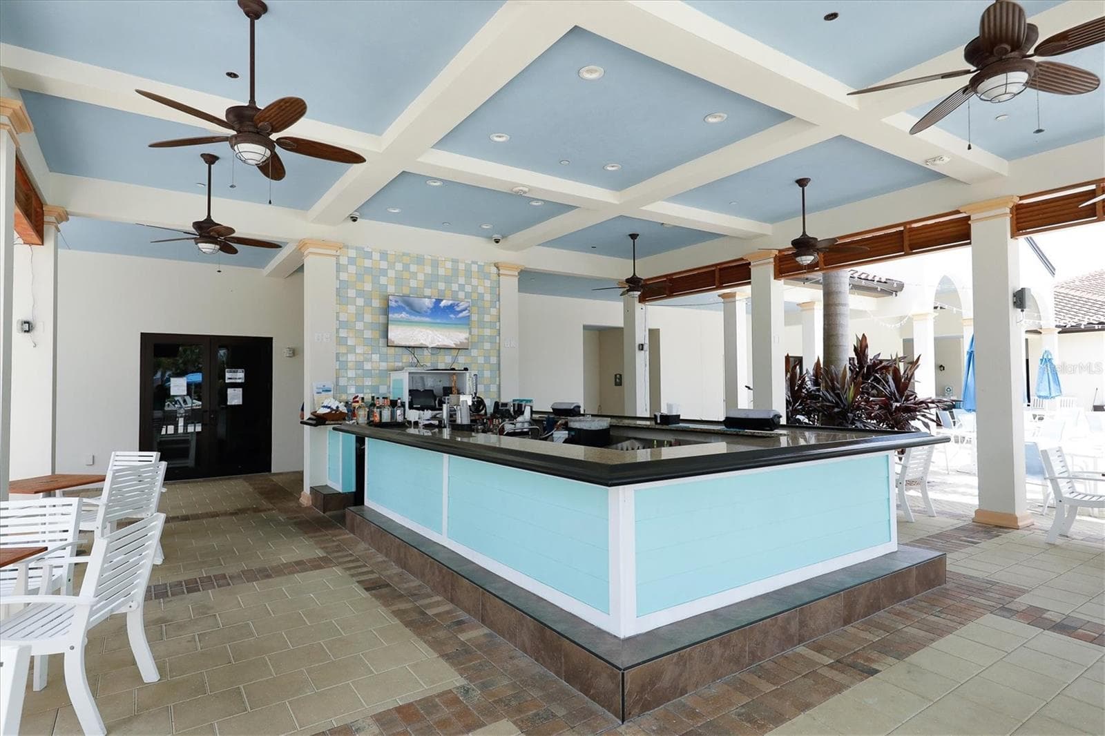 Single Family Residence at 23901 WAVERLY CIR, VENICE, photo 63 of 86